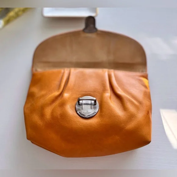 Marc Jacobs Caramel Leather Clutch bag with Silver Metal Hardware - Picture 3 of 14